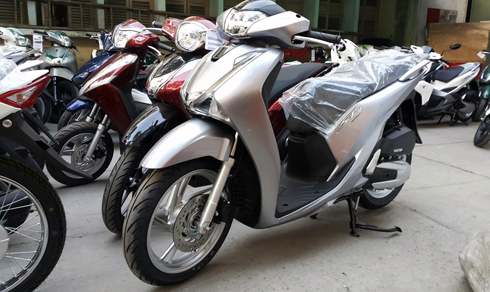 Honda SH 2017 'cháy hàng' sát Tết