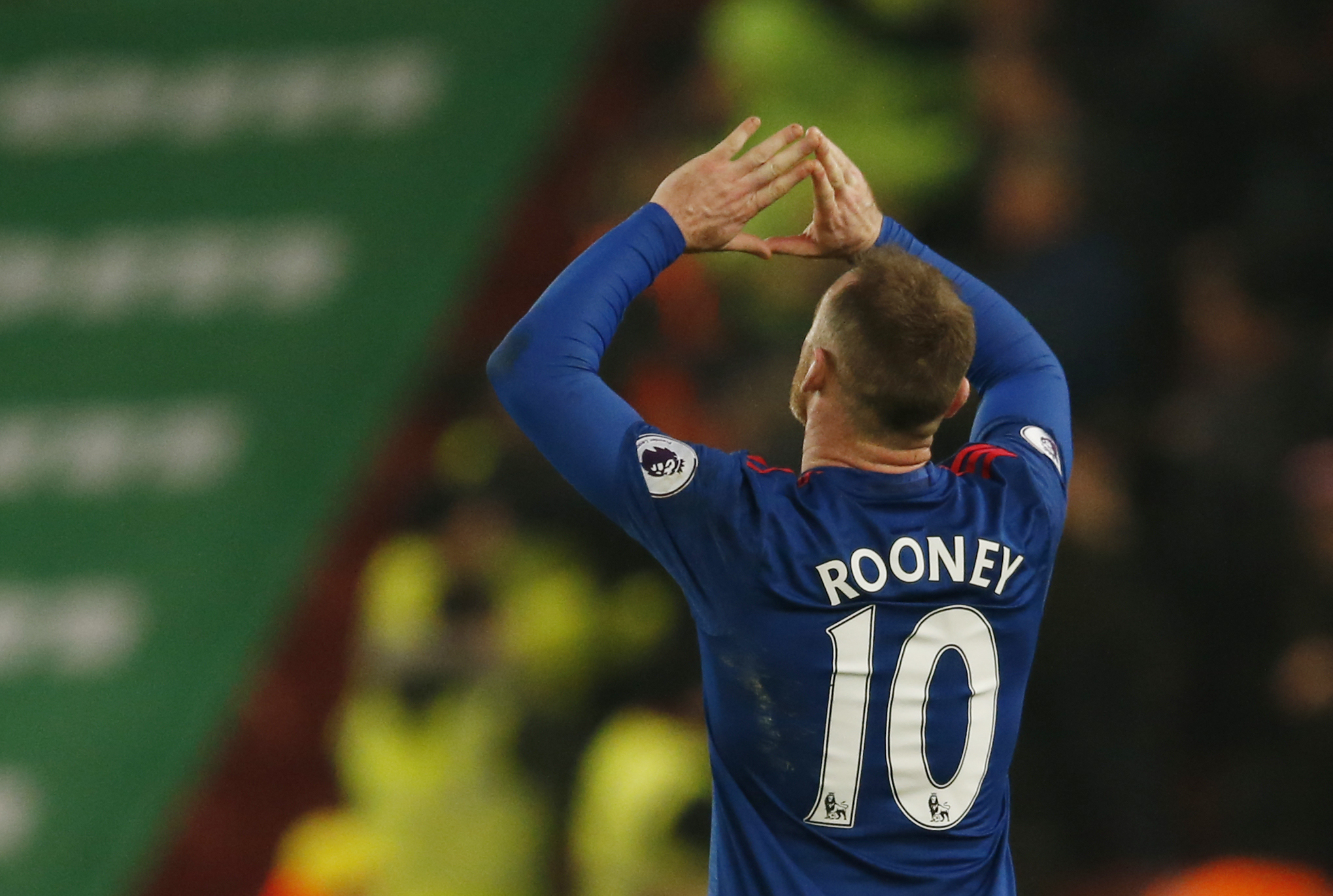 Rooney lập kỷ lục để "giải cứu" M.U