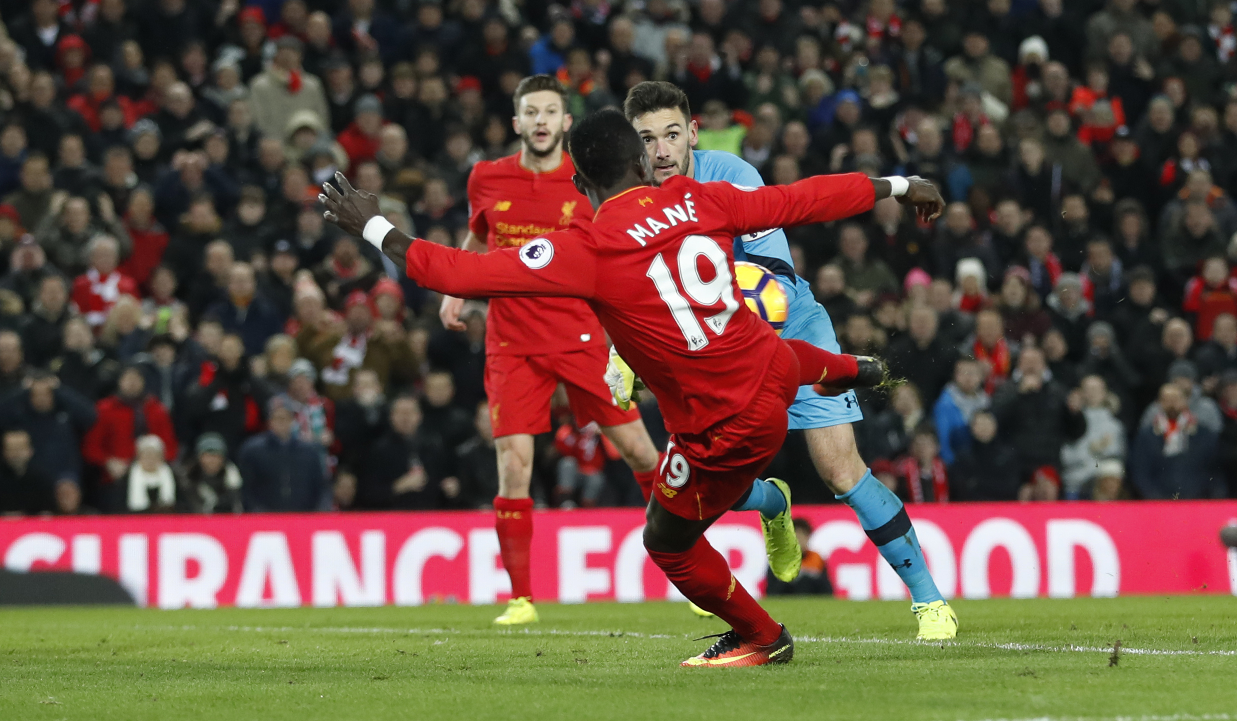 C&uacute; đ&uacute;p của tiền đạo người Senegal gi&uacute;p Liverpool đ&aacute;nh bại Tottenham để tạm vươn l&ecirc;n vị tr&iacute; thứ tư tr&ecirc;n bảng xếp hạng