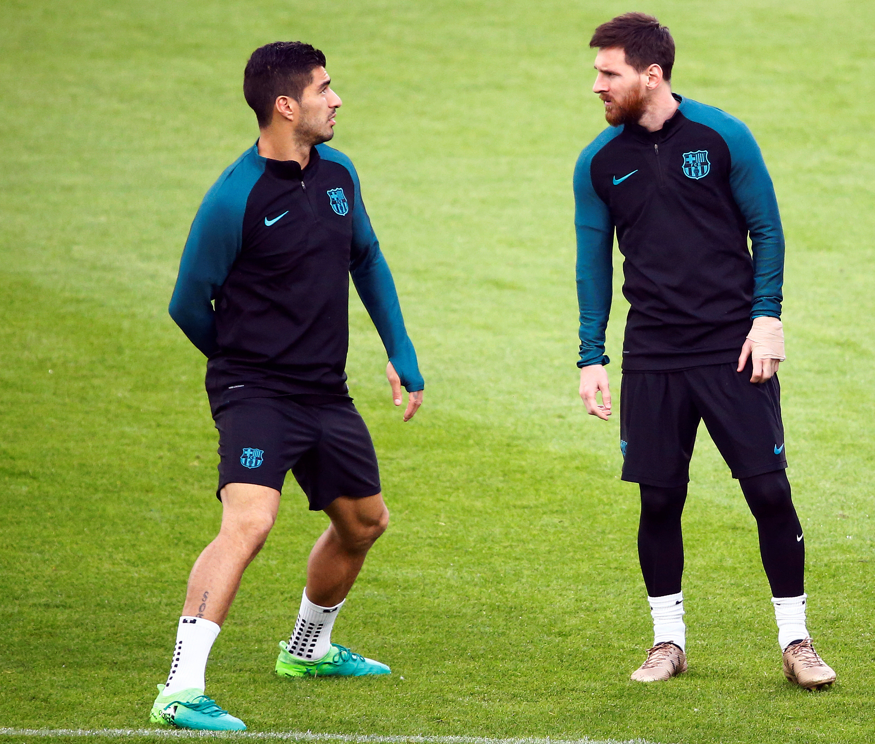 
Suarez v&agrave; Messi, 2 ng&ocirc;i sao trong bộ ba hủy diệt của Barcelona
