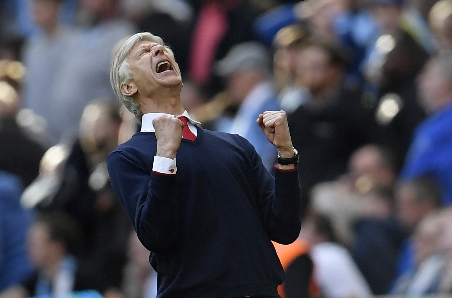 
Chưa bao giờ HLV Wenger phấn kh&iacute;ch như đ&ecirc;m qua. Man City gần đ&acirc;y lu&ocirc;n l&agrave; khắc tinh với Arsenal.
