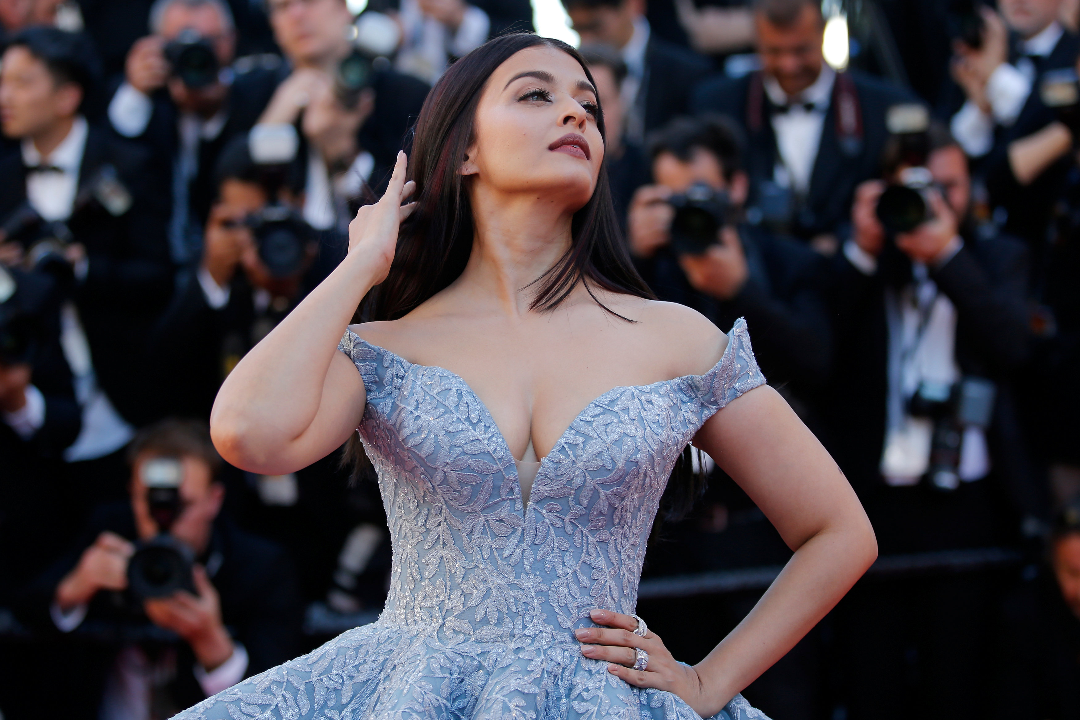 Mỹ nhân Aishwarya Rai lộng lẫy trên thảm đỏ Cannes