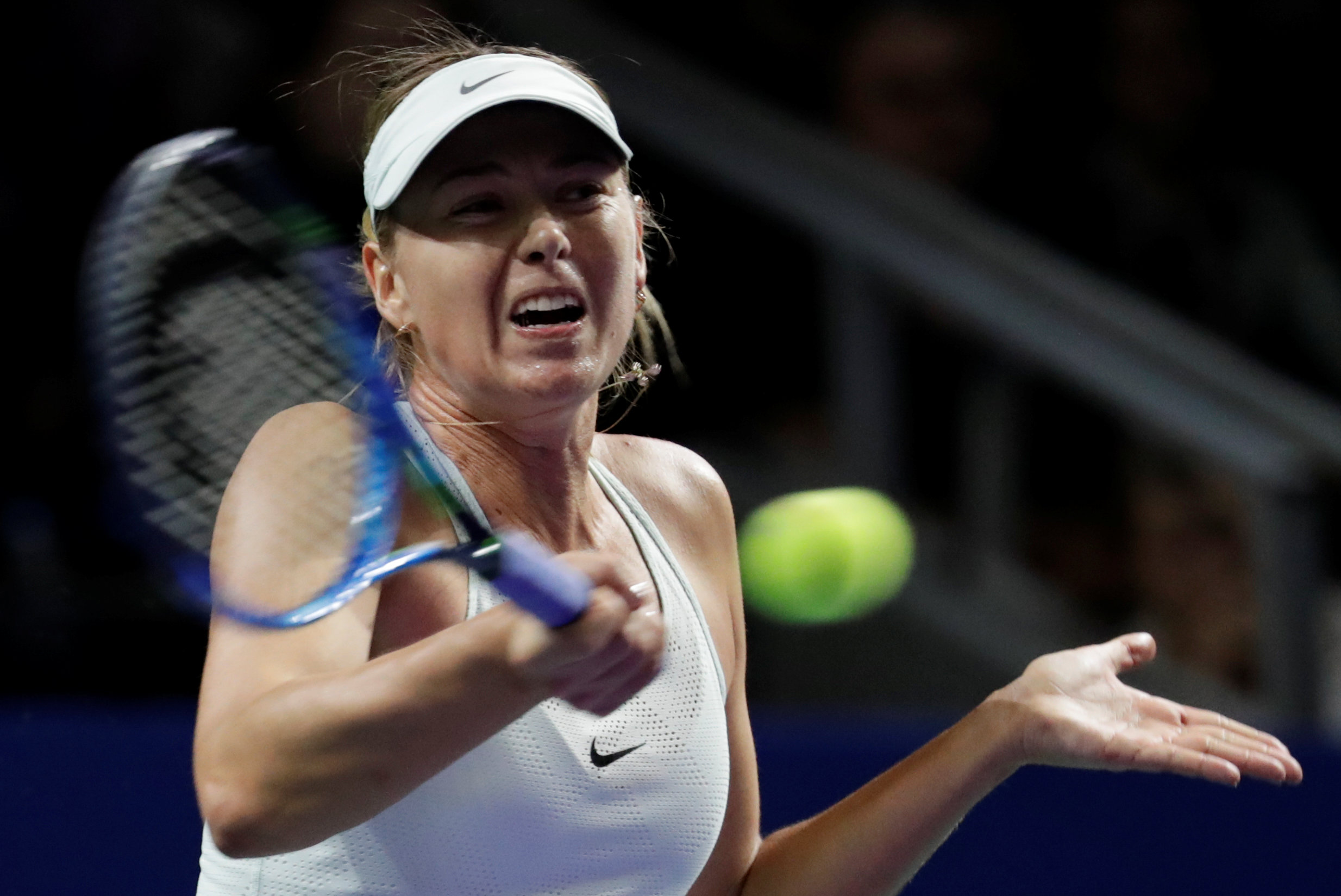 Địa chấn tại Kremlin Cup: Sharapova bị loại sớm - Ảnh 3.