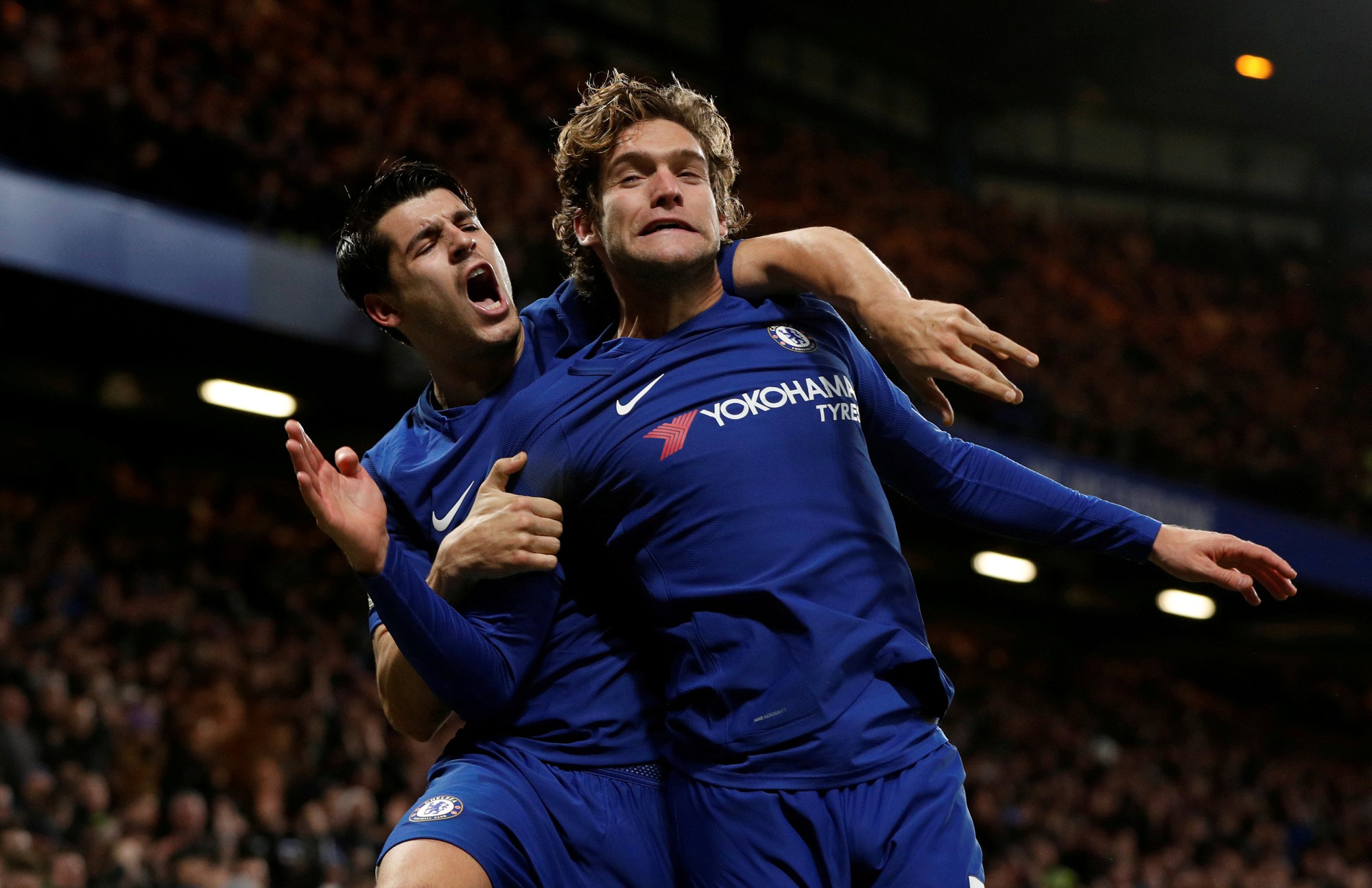Lại mất điểm, Mourinho "đá xoáy" lãnh đạo M.U