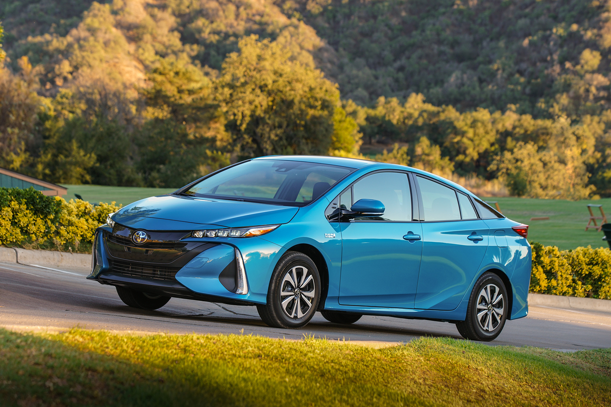 Ô tô hybrid có nguy cơ "tuyệt chủng" tại Việt Nam