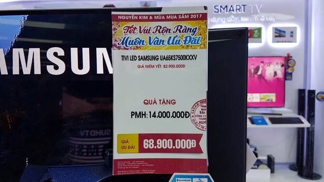 Giảm giá hơn chục triệu đồng, khách hàng ồ ạt lên đời TV