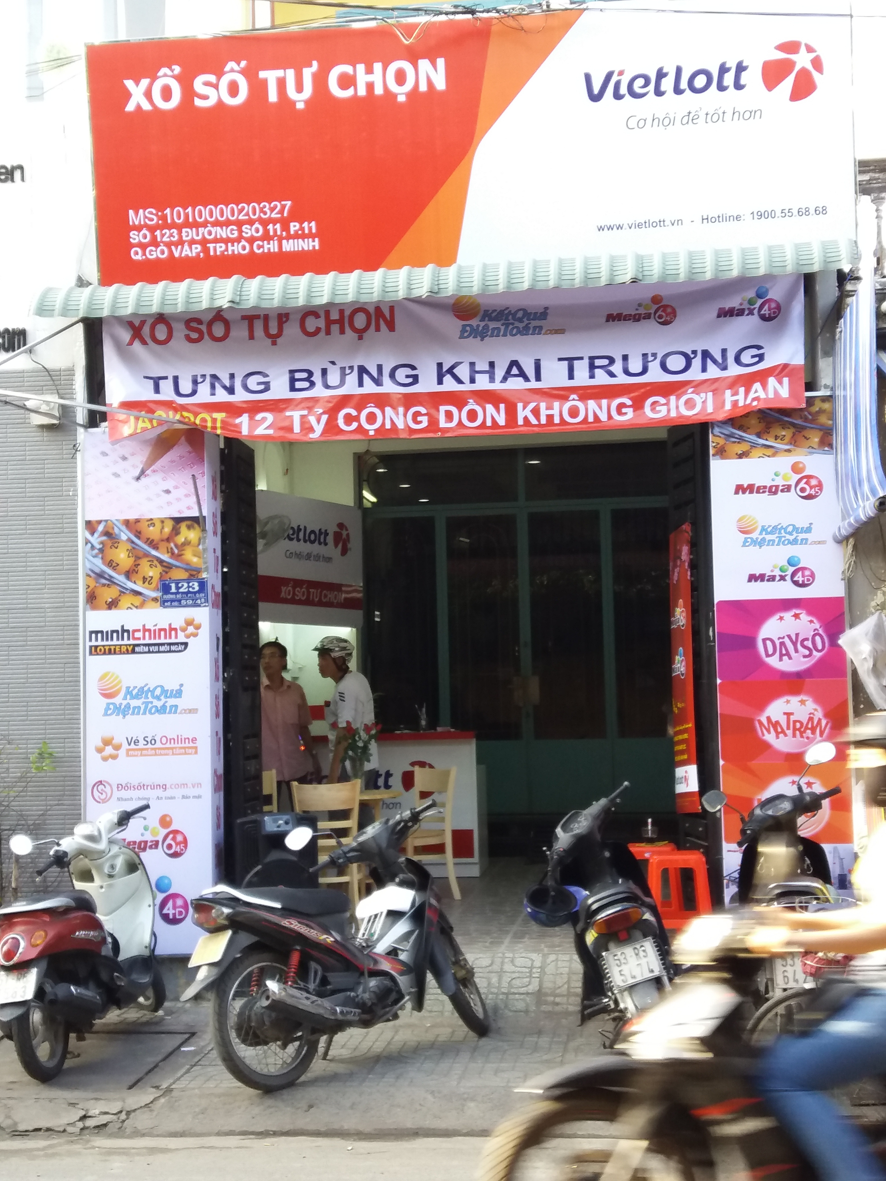 Dịp Tết, các điểm bán vé mở cửa đến 22 giờ hằng ngày