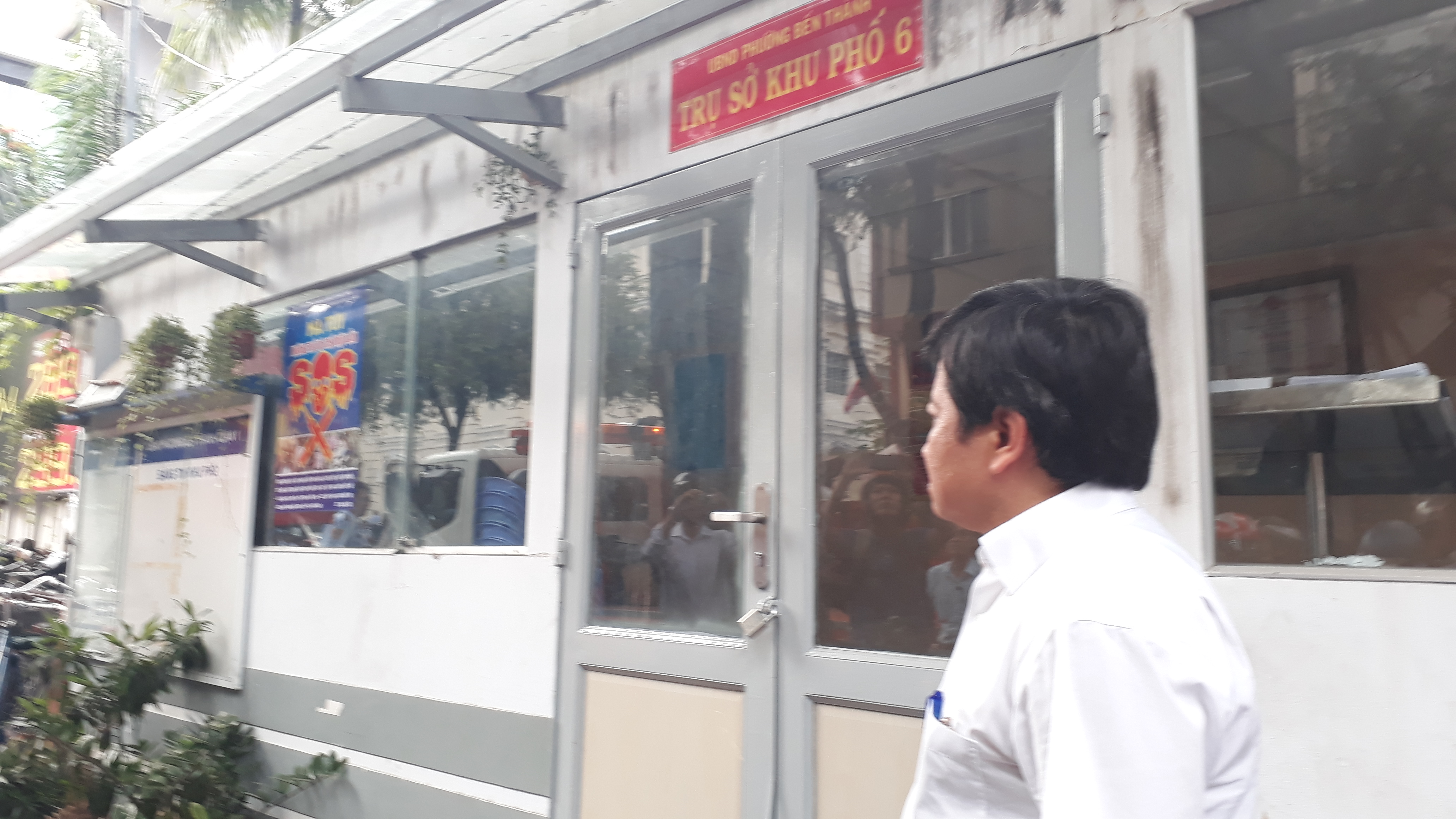 
&Ocirc;ng Đo&agrave;n Ngọc Hải, Ph&oacute; Chủ tịch UBND quận 1, ph&aacute;t hiện trụ sở khu phố lấn vỉa h&egrave; n&ecirc;n chỉ đạo th&aacute;o dỡ lập tức
