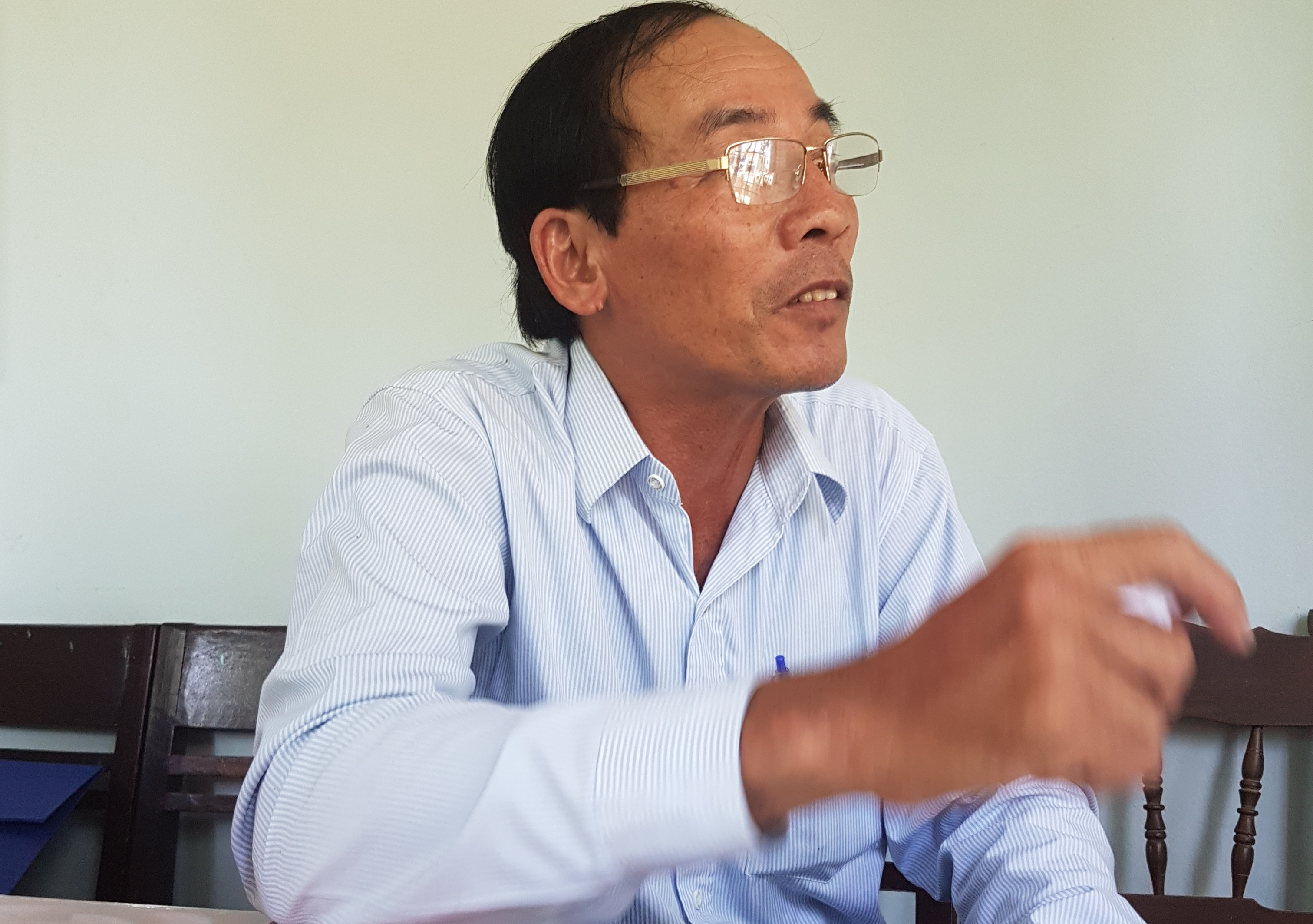 Đôi nam nữ bám đuôi, PGĐ HTX mất hơn trăm triệu?