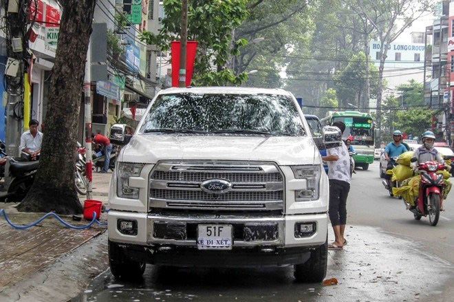 
Hầu hết xe b&aacute;n tải đăng k&yacute; biển như &ocirc; t&ocirc; con tại Việt Nam đều l&agrave; xe nhập khẩu tư nh&acirc;n, đắt tiền
