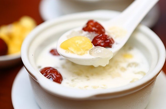Nhiều gia đình giàu có mua tuyết giáp về nấu chè ăn giải nhiệt mùa hè