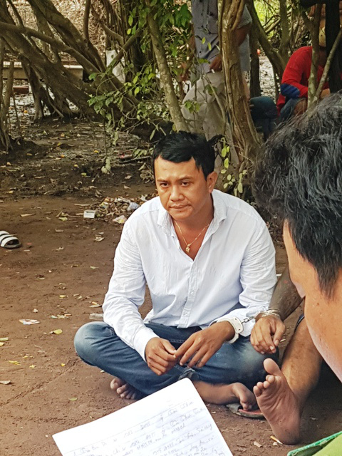 Nổ s&uacute;ng ph&aacute; trường g&agrave; nằm ngay mặt tiền đường - Ảnh 1.