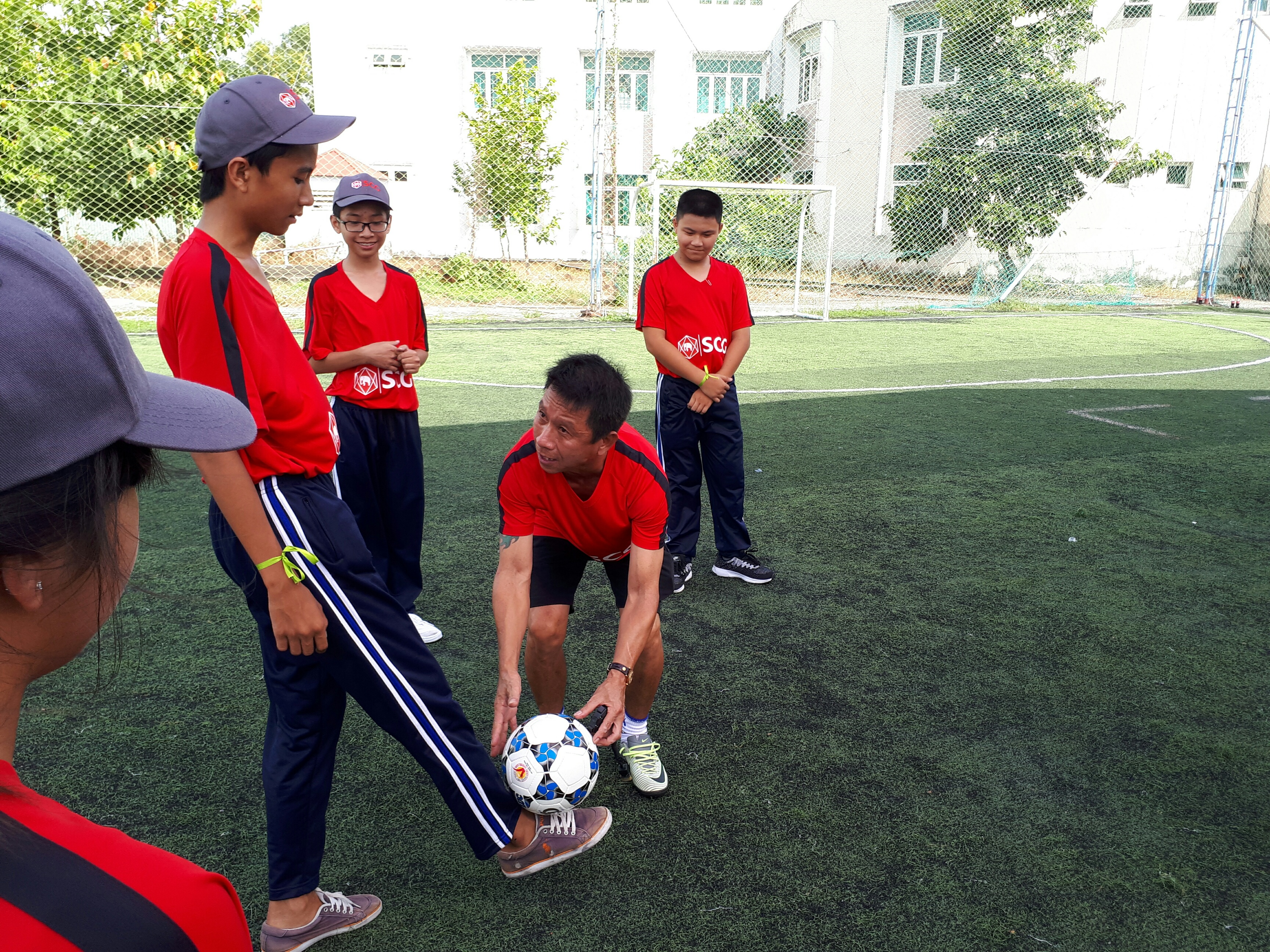 Một buổi l&agrave;m thầy đ&aacute;ng nhớ của tuyển thủ Quang Hải - Ảnh 5.