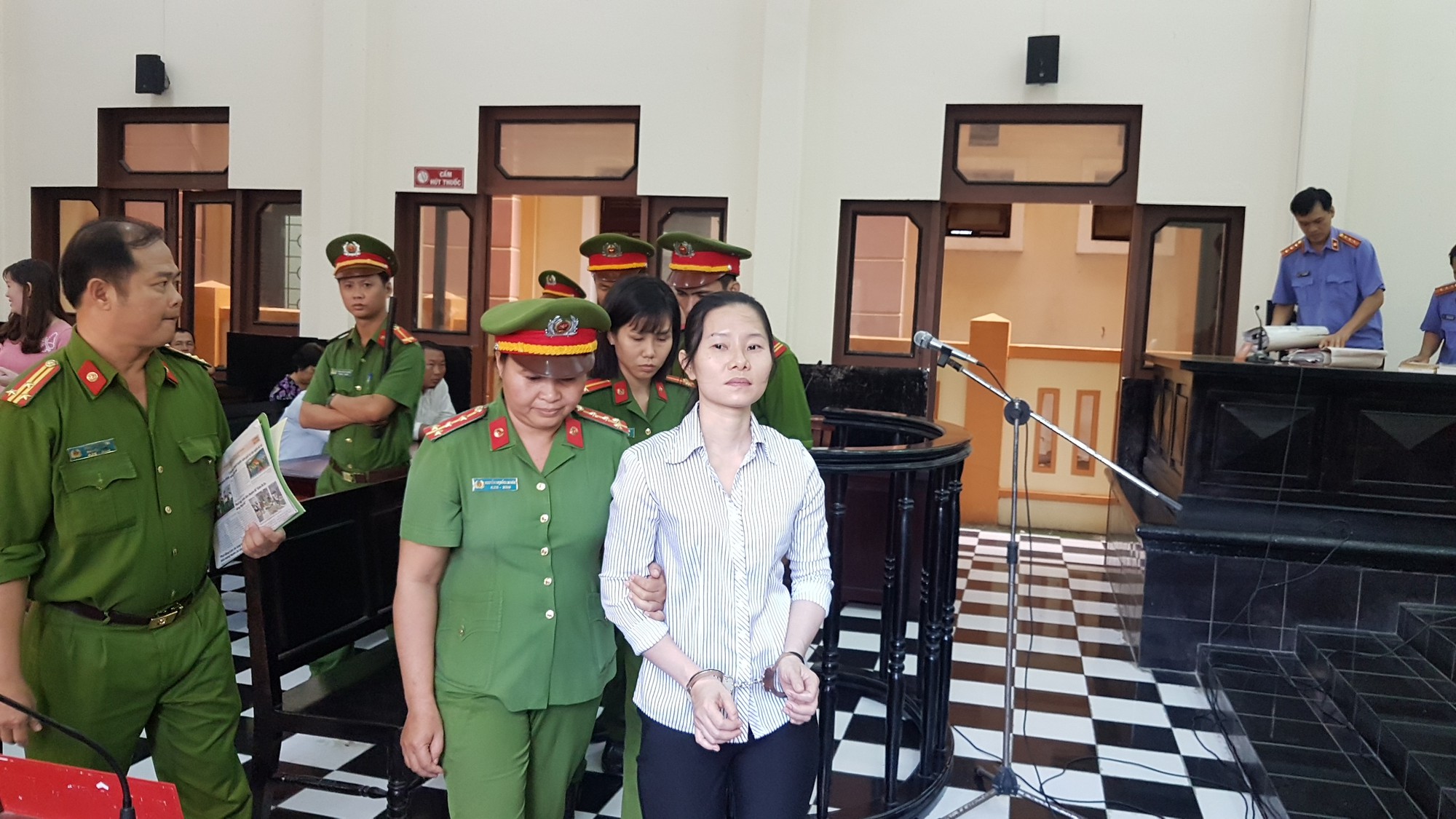 Hoãn phiên tòa "lạ" ở Tiền Giang!