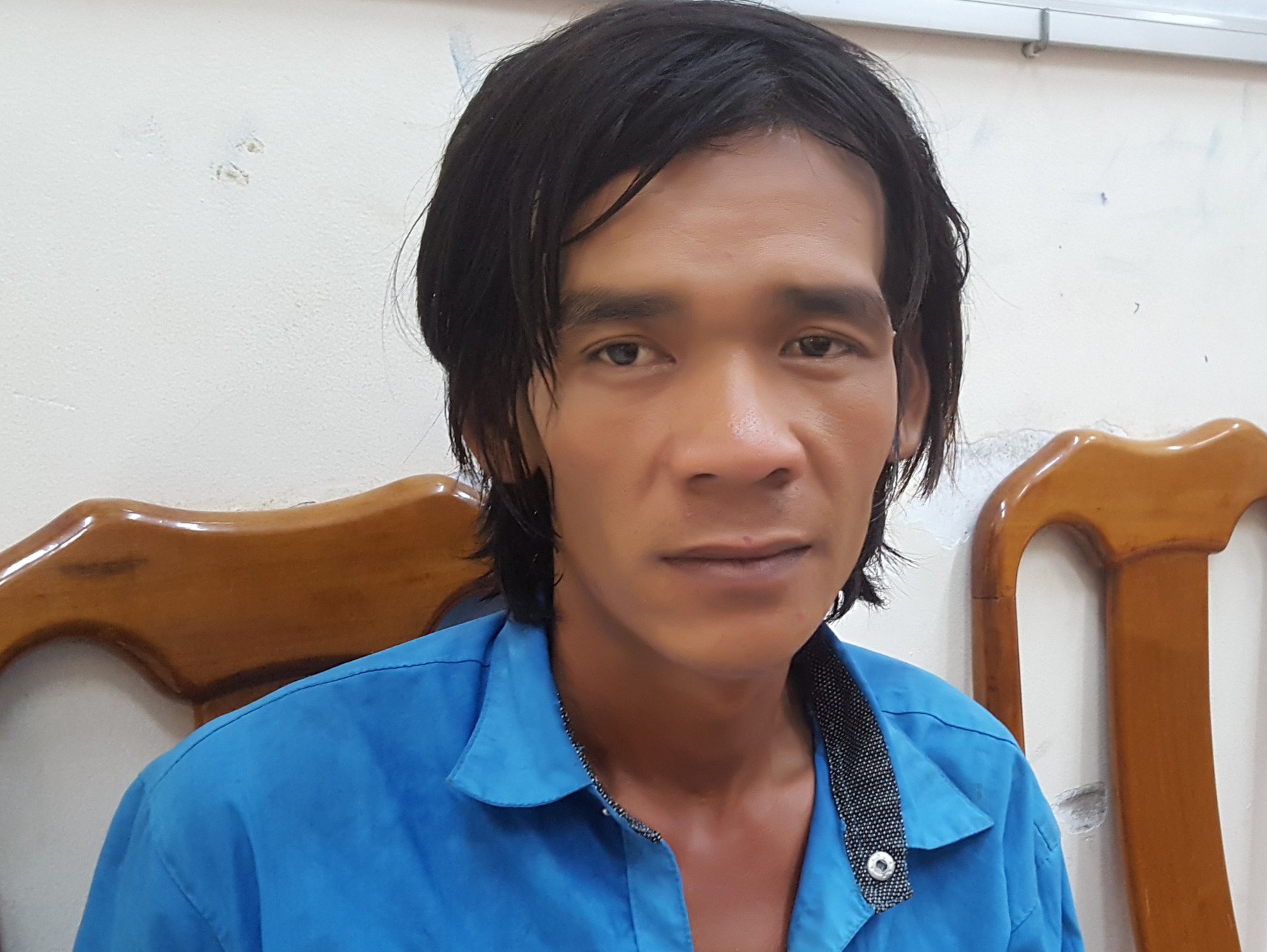 Tự ý khui thuốc lá hút, 1 ngư phủ bị đâm chết giữa biển