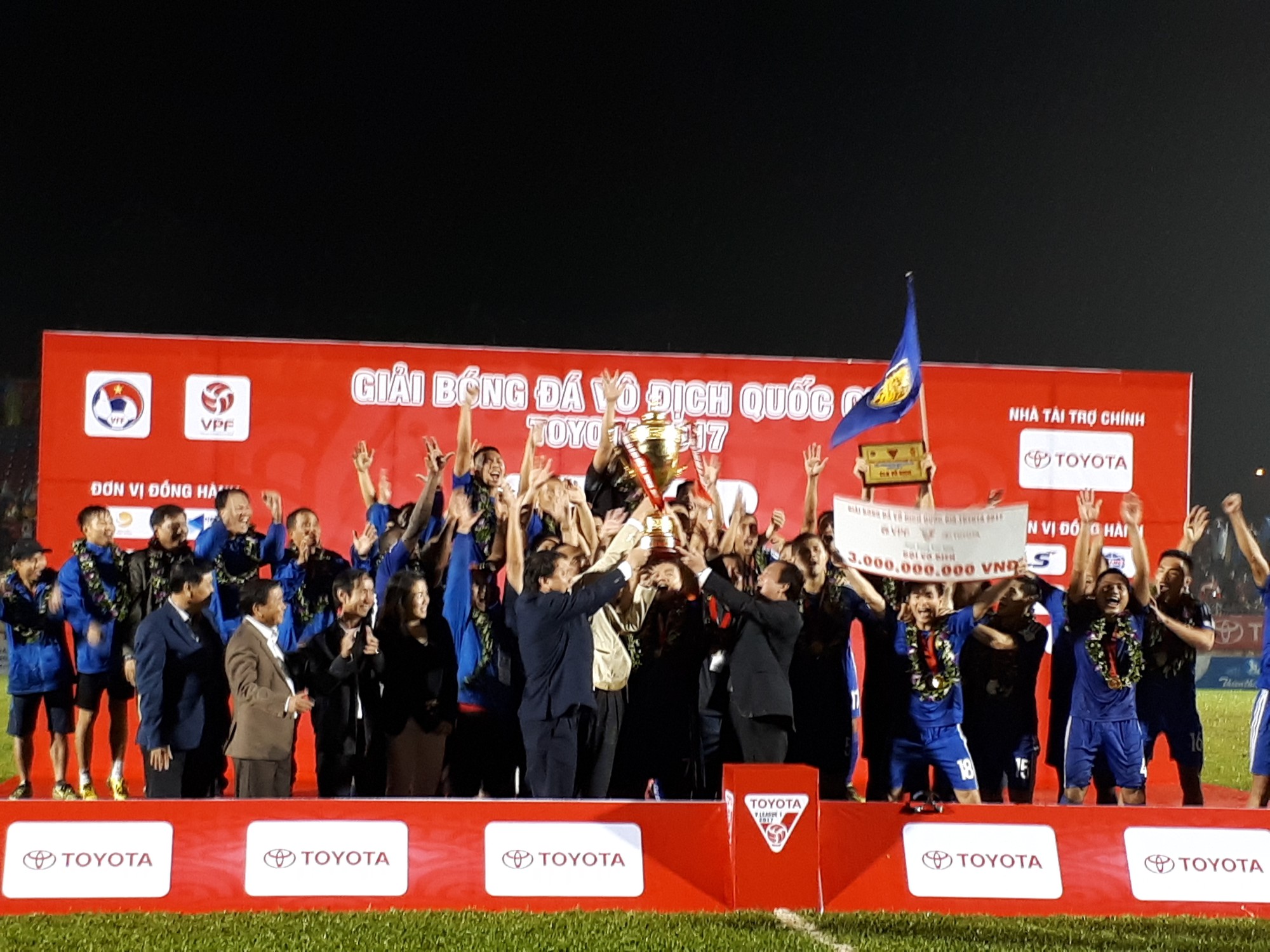 Quảng Nam mở hội trong ng&agrave;y l&ecirc;n ng&ocirc;i vương V-League - Ảnh 9.