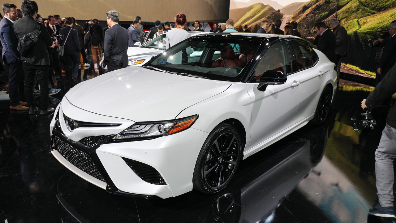 Hình ảnh thực tế Toyota Camry 2018