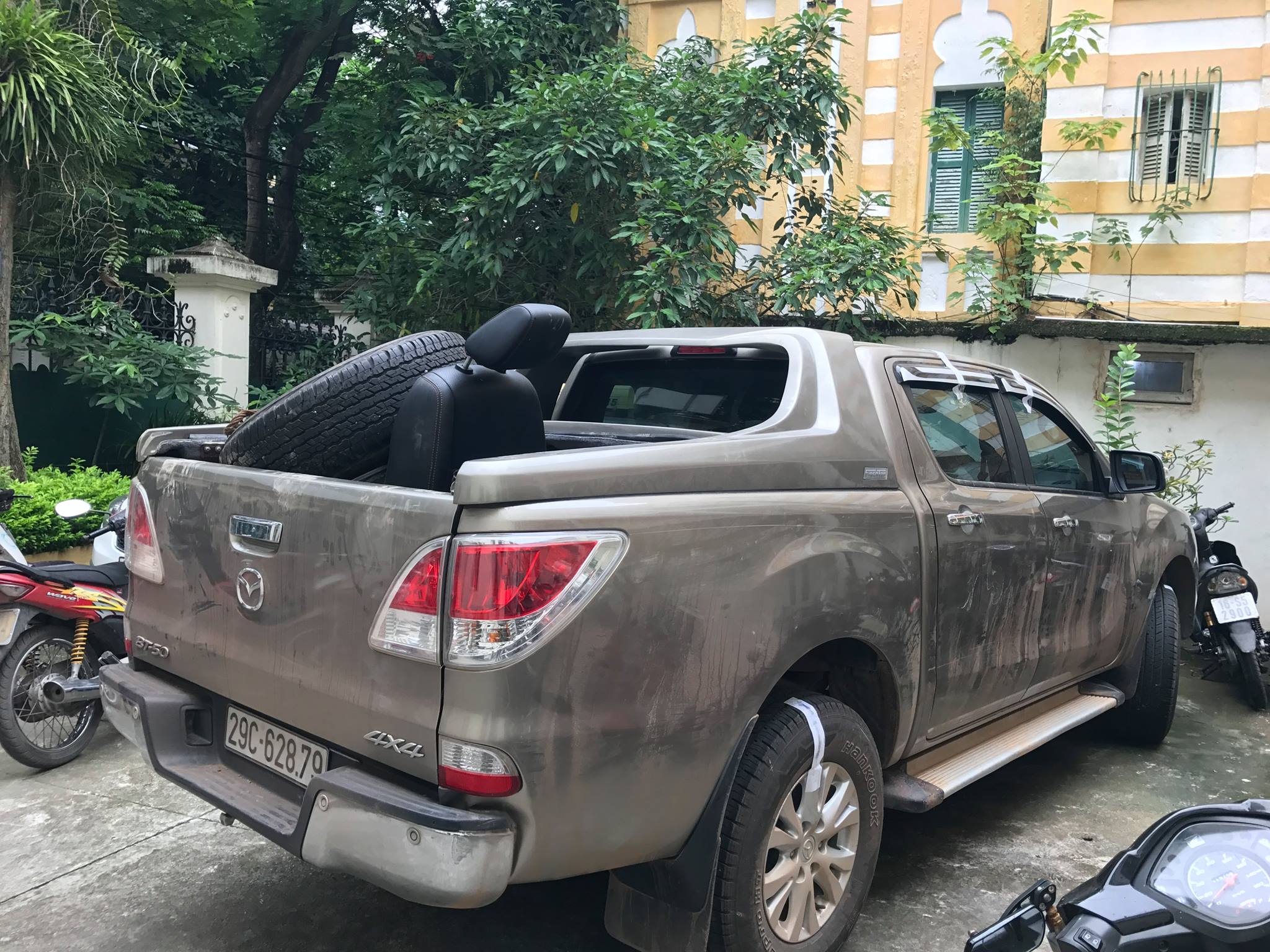 Đ&oacute;n l&otilde;ng bắt  &ocirc;ng tr&ugrave;m đường d&acirc;y ma tu&yacute; Việt-L&agrave;o - Ảnh 2.