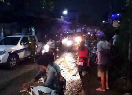 Đi 3 ô tô, mang hung khí xuống Đồng Nai đòi nợ - Ảnh 1.