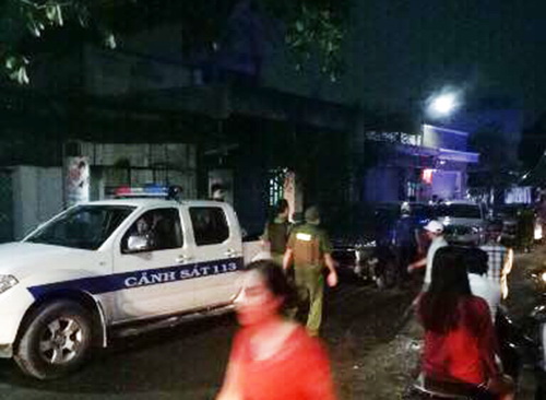 Đi 3 ô tô, mang hung khí xuống Đồng Nai đòi nợ