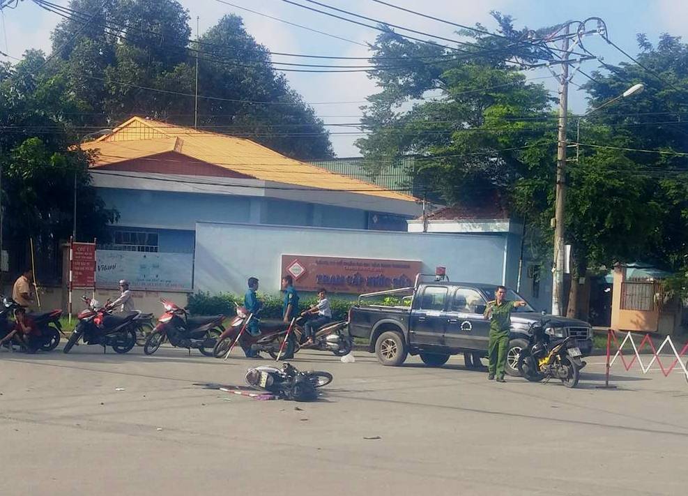 Xe container g&acirc;y tai nạn nghi&ecirc;m trọng trong KCN T&acirc;n B&igrave;nh - Ảnh 1.