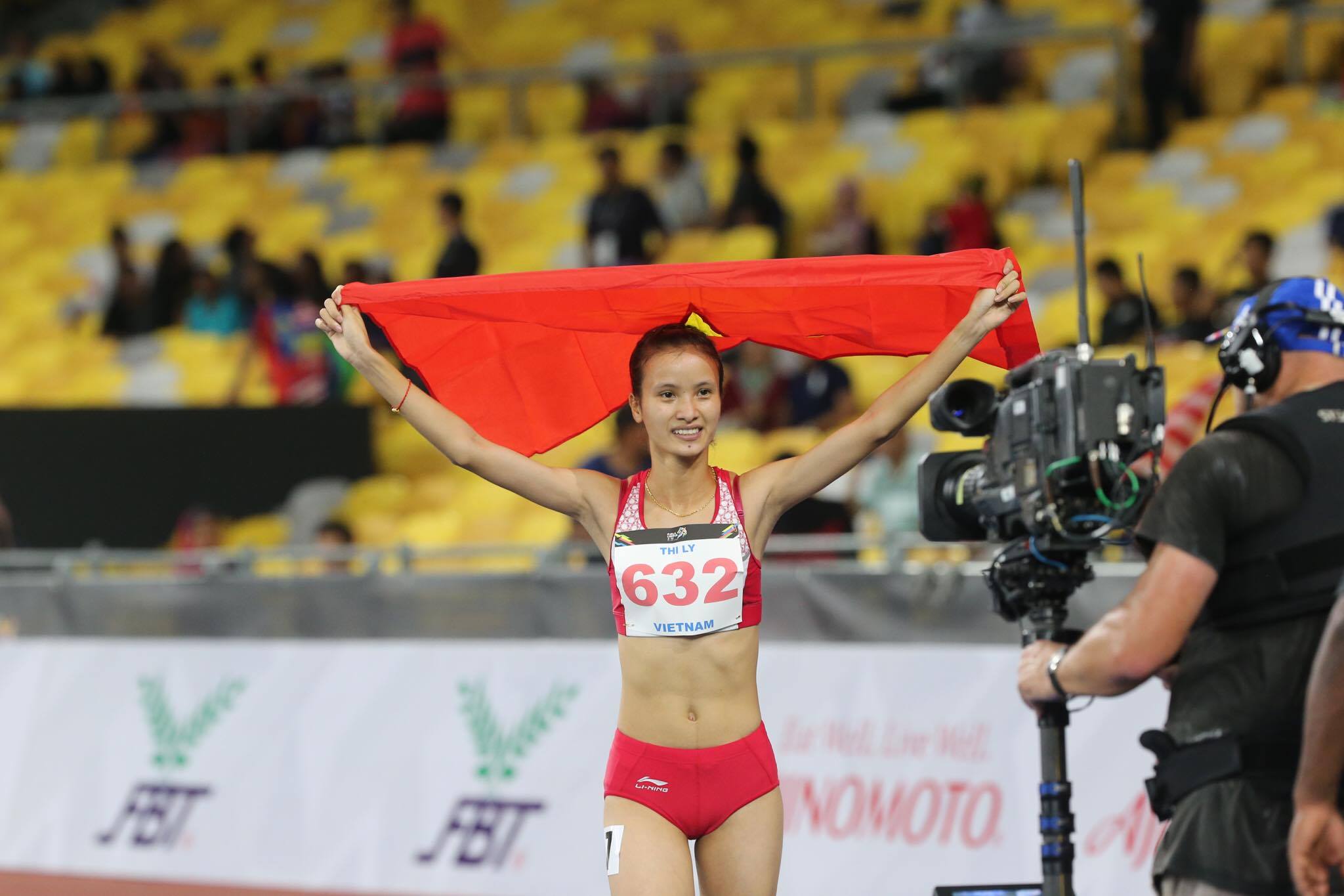 SEA Games ng&agrave;y 23-8: C&uacute; đ&uacute;p v&agrave;ng của L&ecirc; T&uacute; Chinh - Ảnh 7.