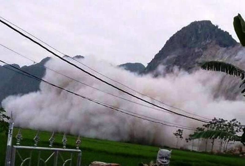 Nổ mìn phá đá vang trời, dân kéo ra đường chặn xe phản đối
