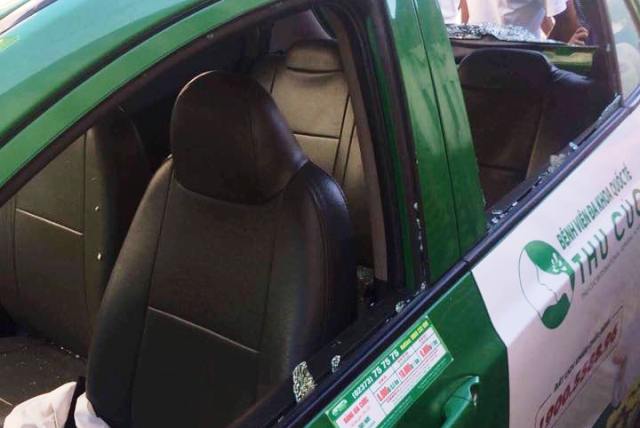 Côn đồ xả súng vào xe taxi, 3 người trúng đạn - Ảnh 4.