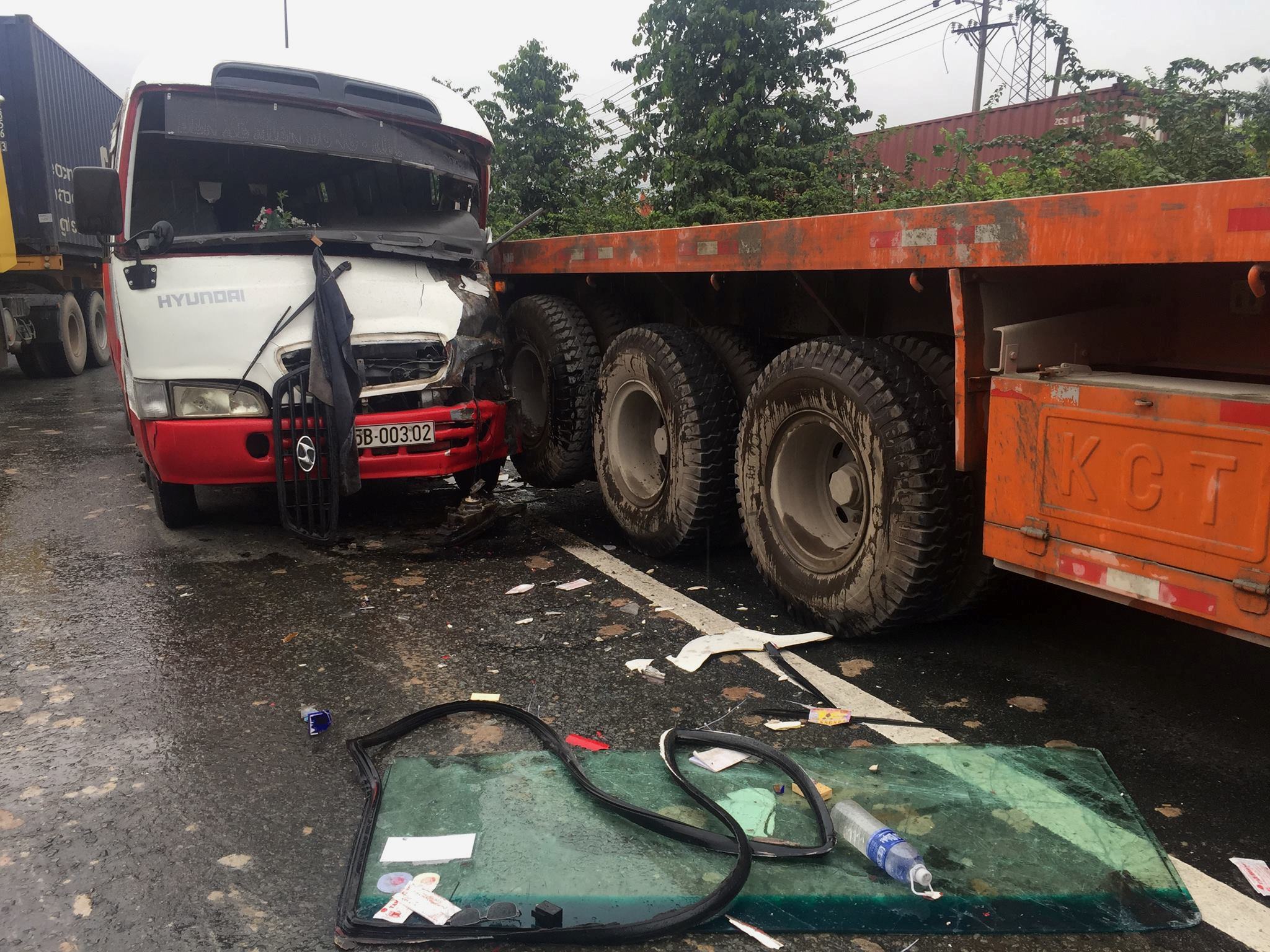 Tai nạn nghiêm trọng trên Quốc lộ 1 đoạn qua TP HCM