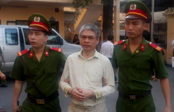 Xử đại án Hà Văn Thắm: "Được tặng quà lãnh đạo là phấn khởi lắm rồi!"