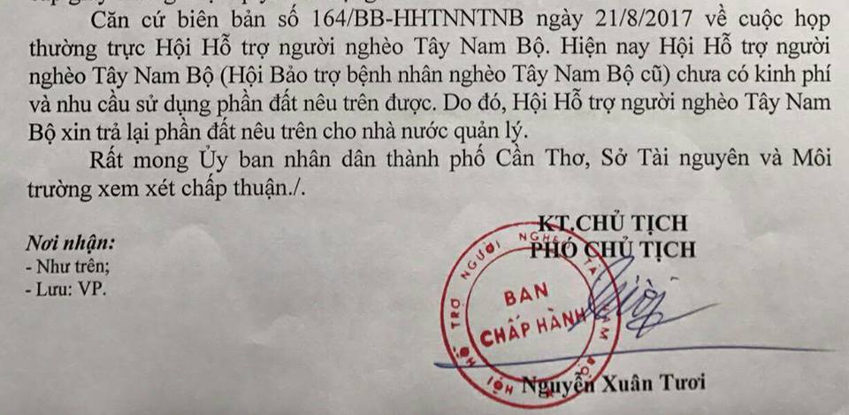 Ông Nguyễn Phong Quang vẫn “ôm” chức chủ tịch Hội Hỗ trợ người nghèo - Ảnh 2.