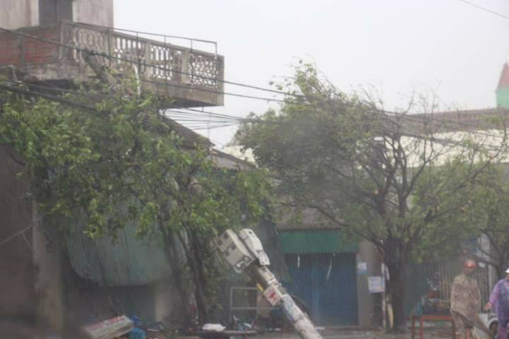 B&atilde;o số 10 quật đổ ăng-ten truyền h&igrave;nh-ph&aacute;t thanh cao 100 m - Ảnh 7.