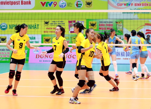 Bình Điền Long An thắng đậm, lung linh đêm khai mạc