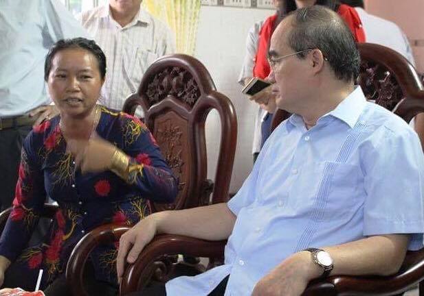 Người nuôi heo than với Bí thư Thành ủy TP HCM