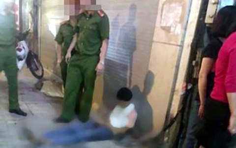 Đi ăn cưới về, người đàn ông đột tử bên vỉa hè Hà Nội