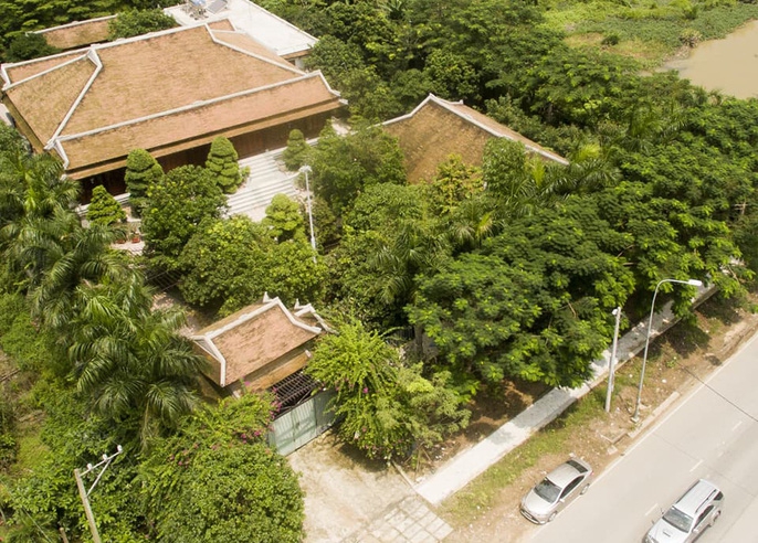 Biệt phủ của con hay của cha?