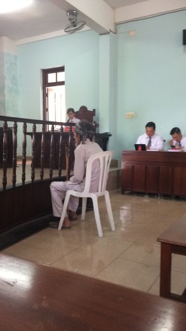 Cụ ông 84 tuổi đâm con ruột vì mâu thuẫn đất đai - Ảnh 1.