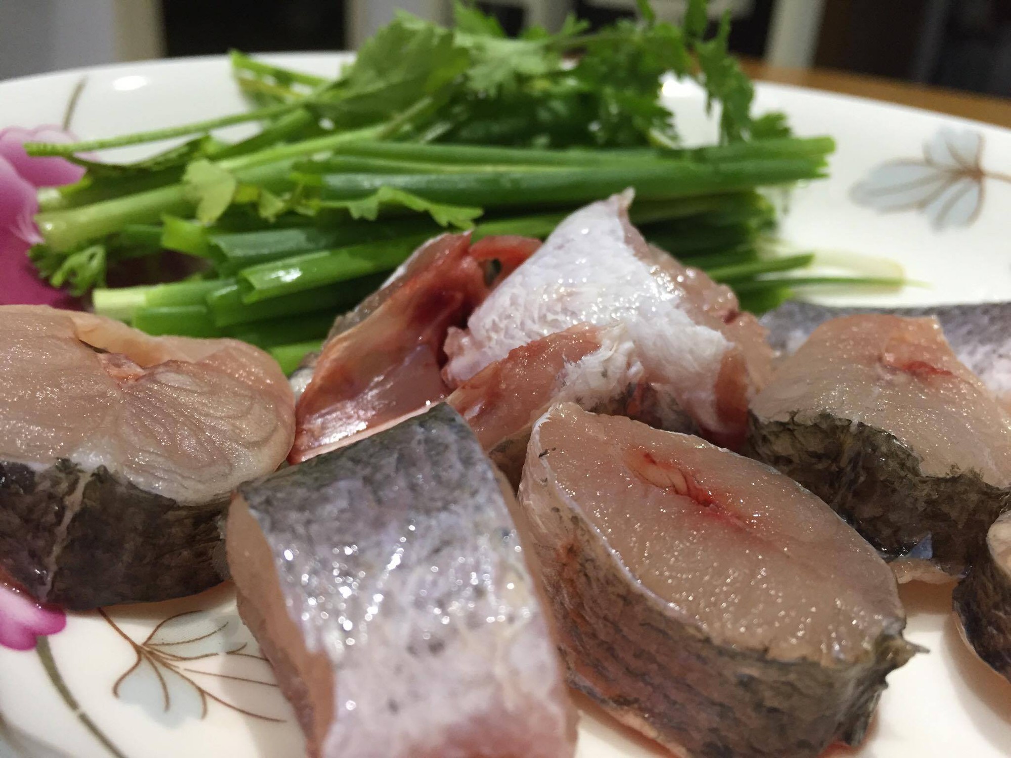 Giữ chồng bằng... b&aacute;nh canh c&aacute; l&oacute;c đồng - Ảnh 2.