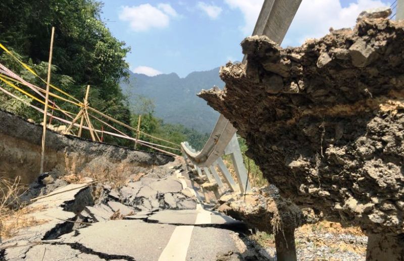 Quốc lộ gần 100 triệu đô ở Thanh Hóa sụt lún kinh hoàng