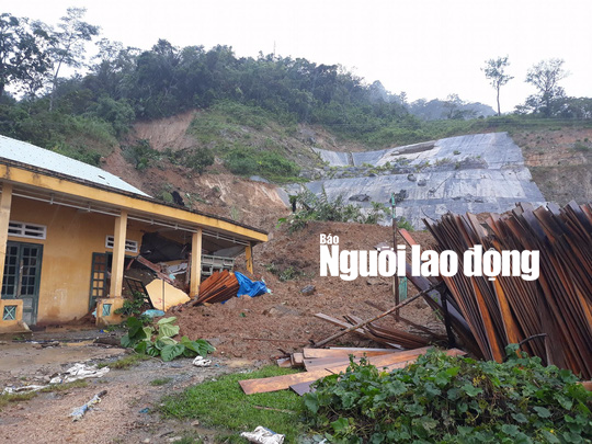 Lũ Quảng Ngãi vượt đỉnh lịch sử, Quảng Nam thêm 7 người chết - Ảnh 1.