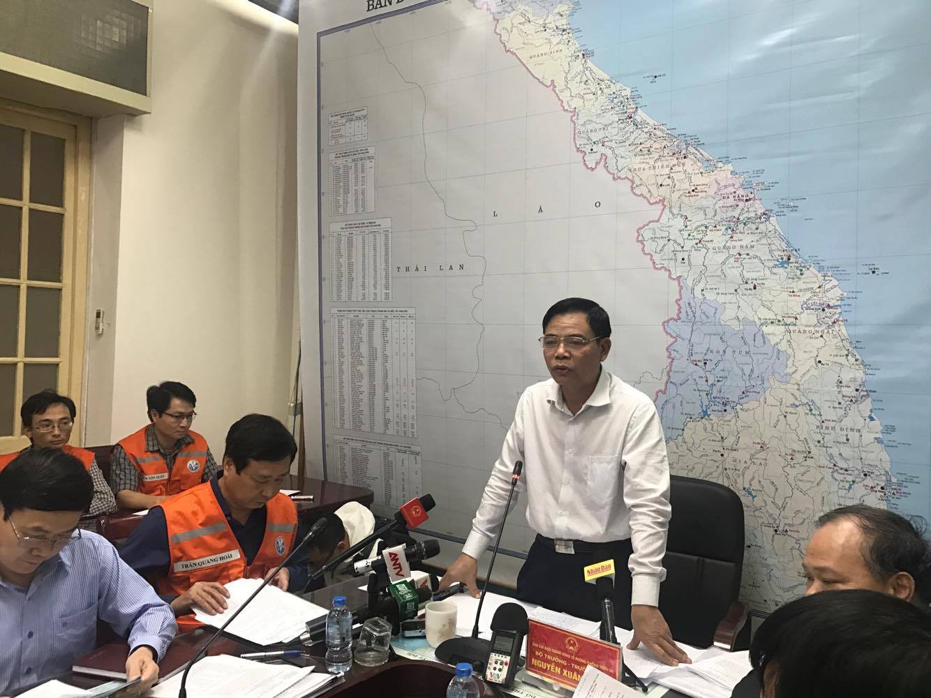 3 hiểm họa chưa từng thấy đe dọa miền Trung sau bão số 12