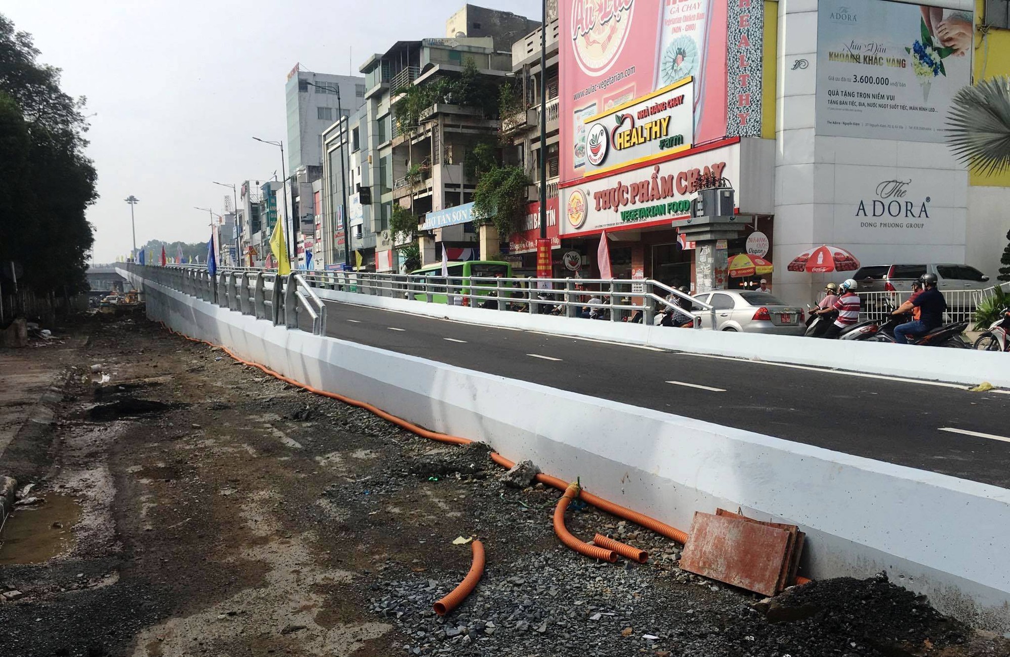“Chịu trận” kẹt xe trước ngày thông cầu vượt thép! - Ảnh 3.