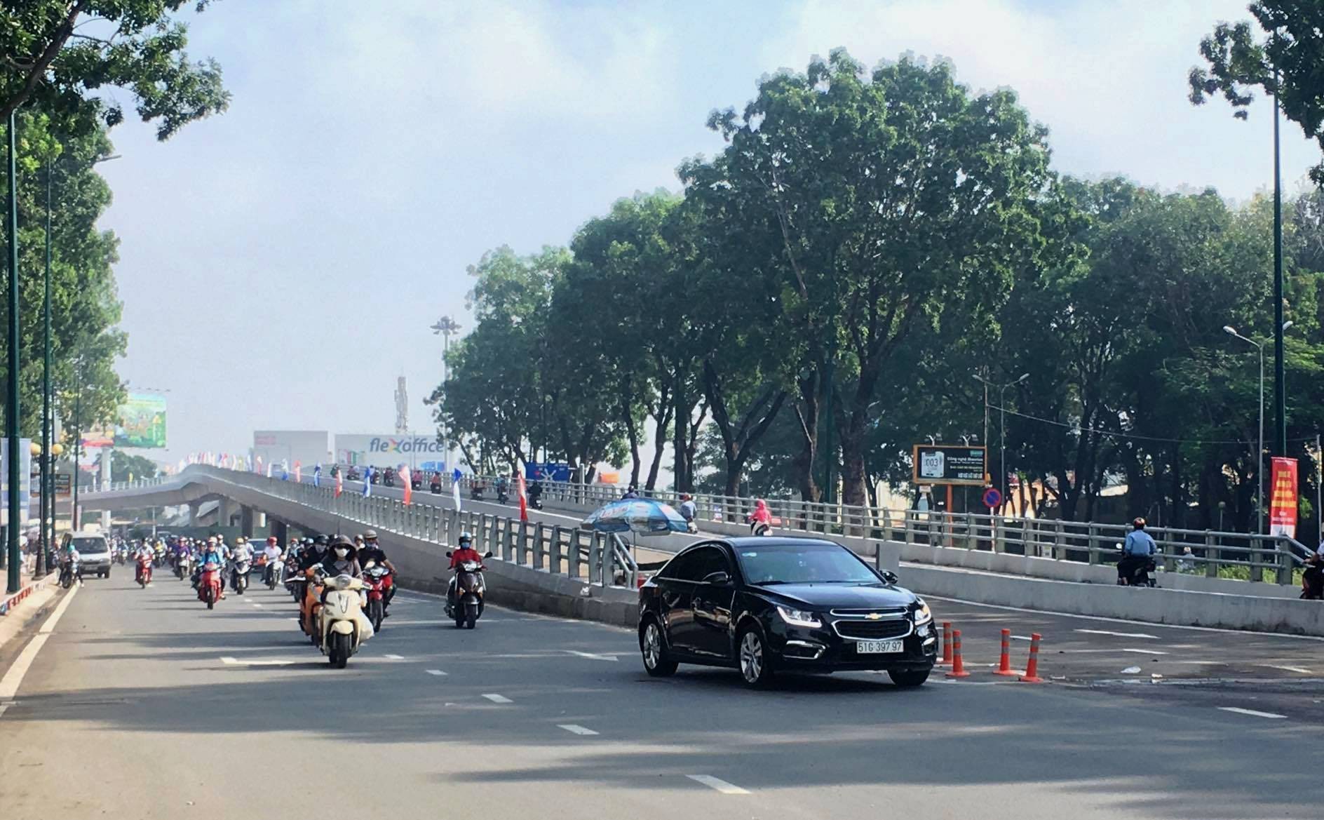 “Chịu trận” kẹt xe trước ngày thông cầu vượt thép! - Ảnh 7.