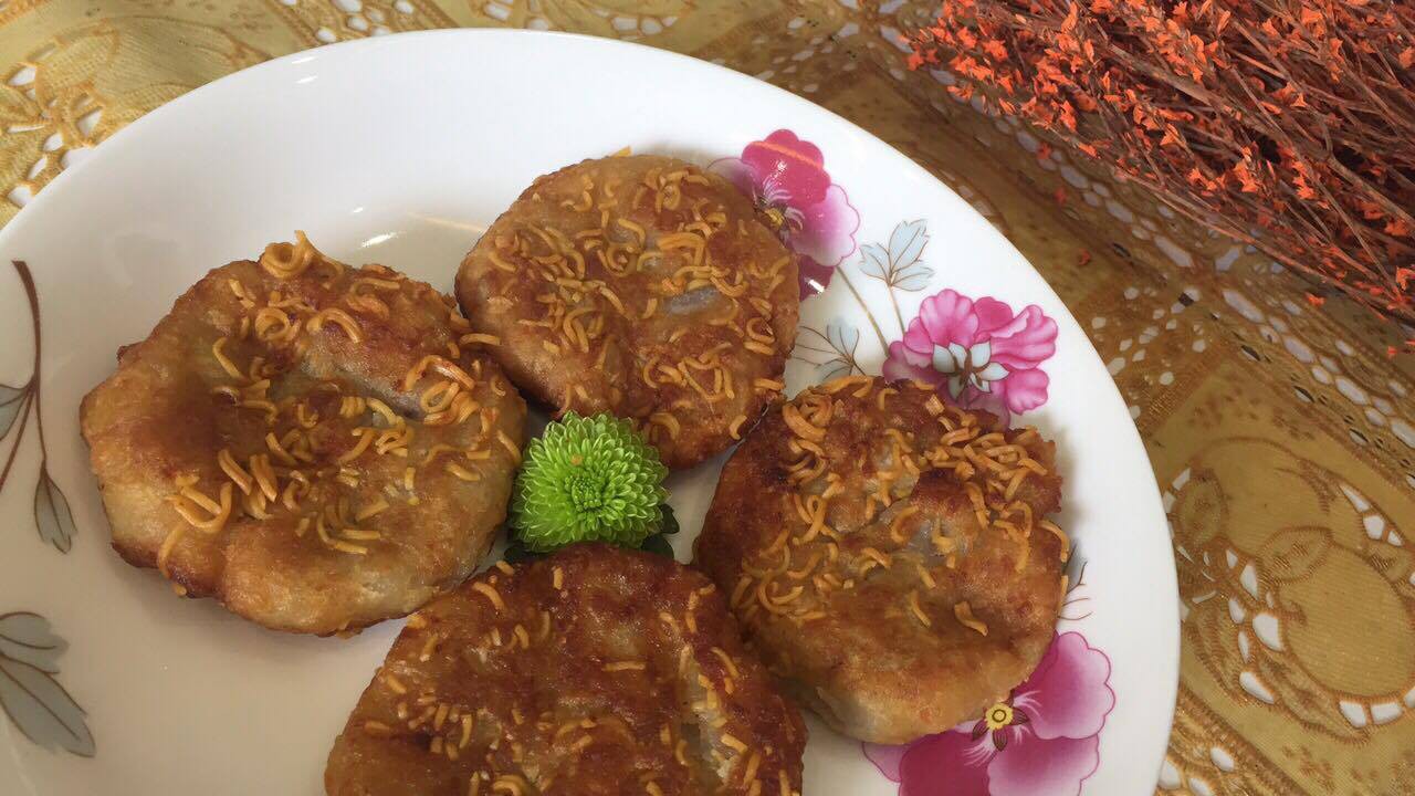 Khoai sọ chiên mì gói: Món "quái" nhưng chồng lại khoái!
