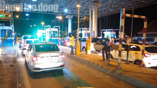 BOT Cai Lậy đã thu phí trở lại trong đêm - Ảnh 5.