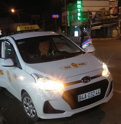 H&agrave;nh kh&aacute;ch bức x&uacute;c v&igrave; s&acirc;n bay Cần Thơ kh&ocirc;ng cho taxi v&agrave;o rước kh&aacute;ch - Ảnh 2.