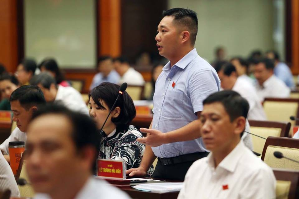 Chủ tịch HĐND TP HCM kh&ocirc;ng h&agrave;i l&ograve;ng với l&yacute; giải của quận 12 - Ảnh 1.