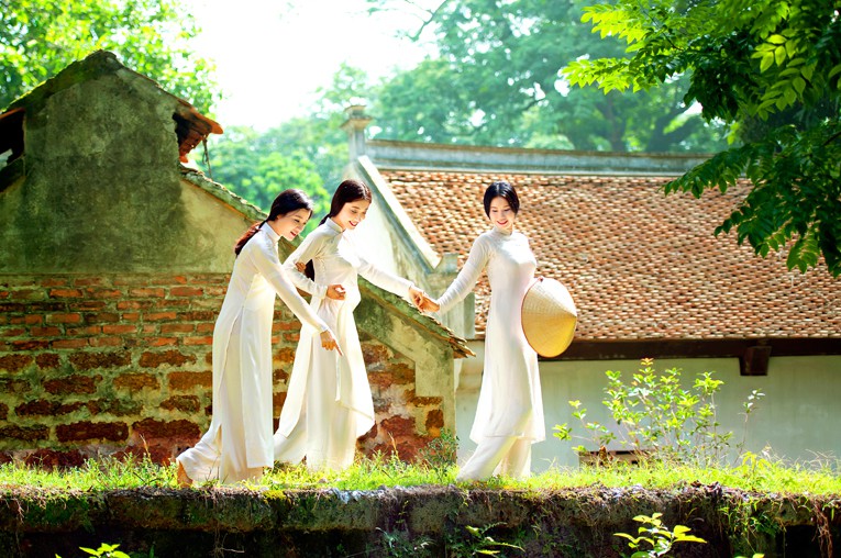 Ngắm ảnh lưng trần &aacute;o yếm của Dzũng Art - Ảnh 5.