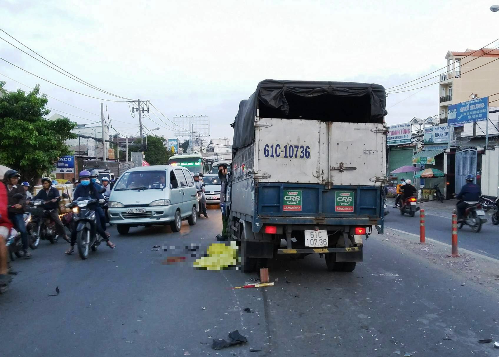 Xe máy lấn tuyến tông xe tải, một thanh niên tử vong