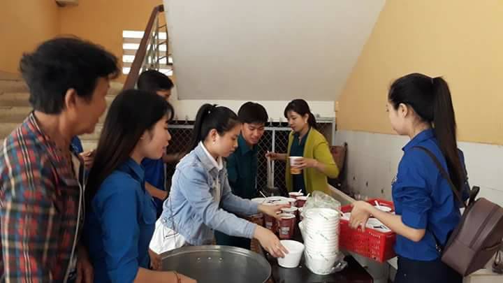 Miền T&acirc;y căng m&igrave;nh ứng ph&oacute; với b&atilde;o số 16 (Tembin) - Ảnh 8.